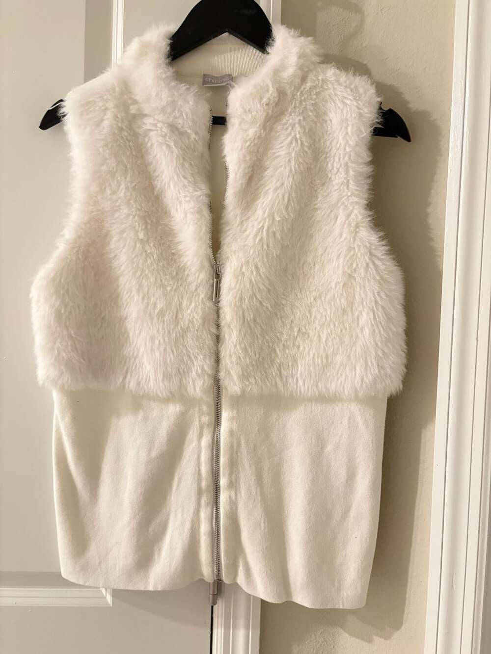 Chico's Zenergy Cream Faux Fur Rib Knit Trim Zip Up Vest Mob Wife
